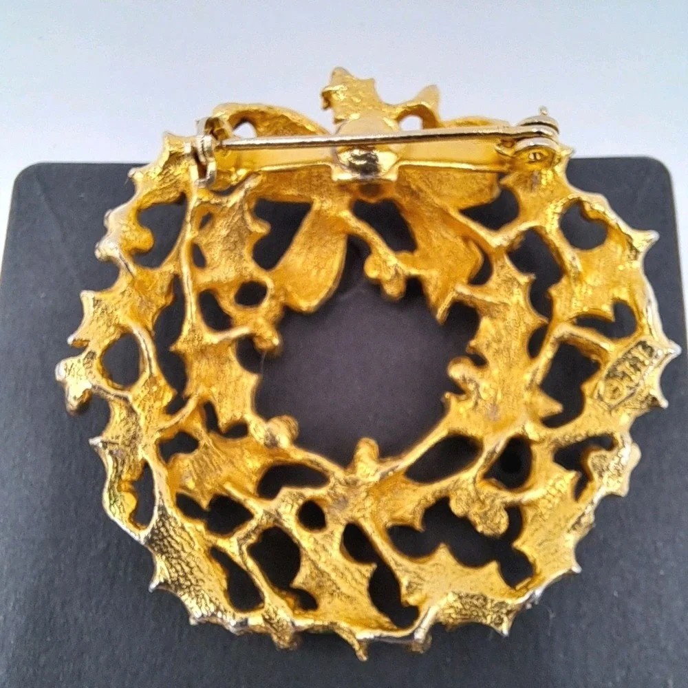 Vtg Jonette Jewelry Christmas Holiday Brooch Lot of 2 Signed Wreath Gingerbread